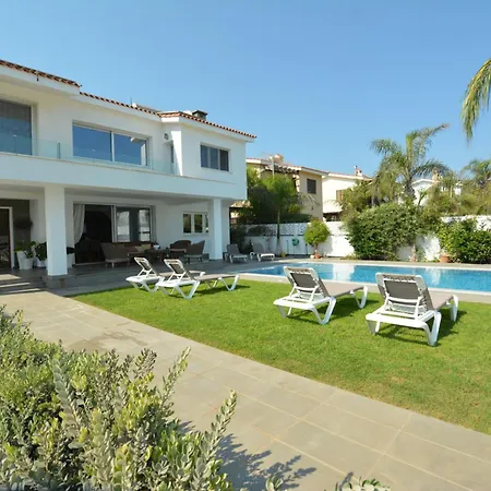 Emilia Villa