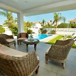 Emilia Villa *