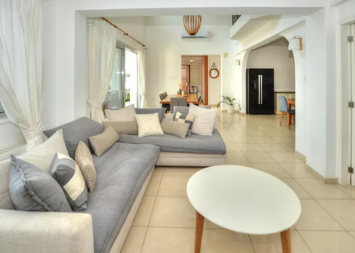 Emilia Villa Agia Napa